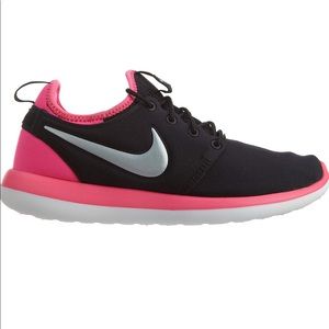 SUPER CUTE NIKES